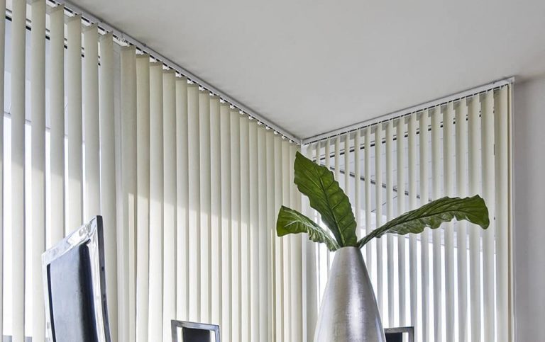 וילון ורטיקלי